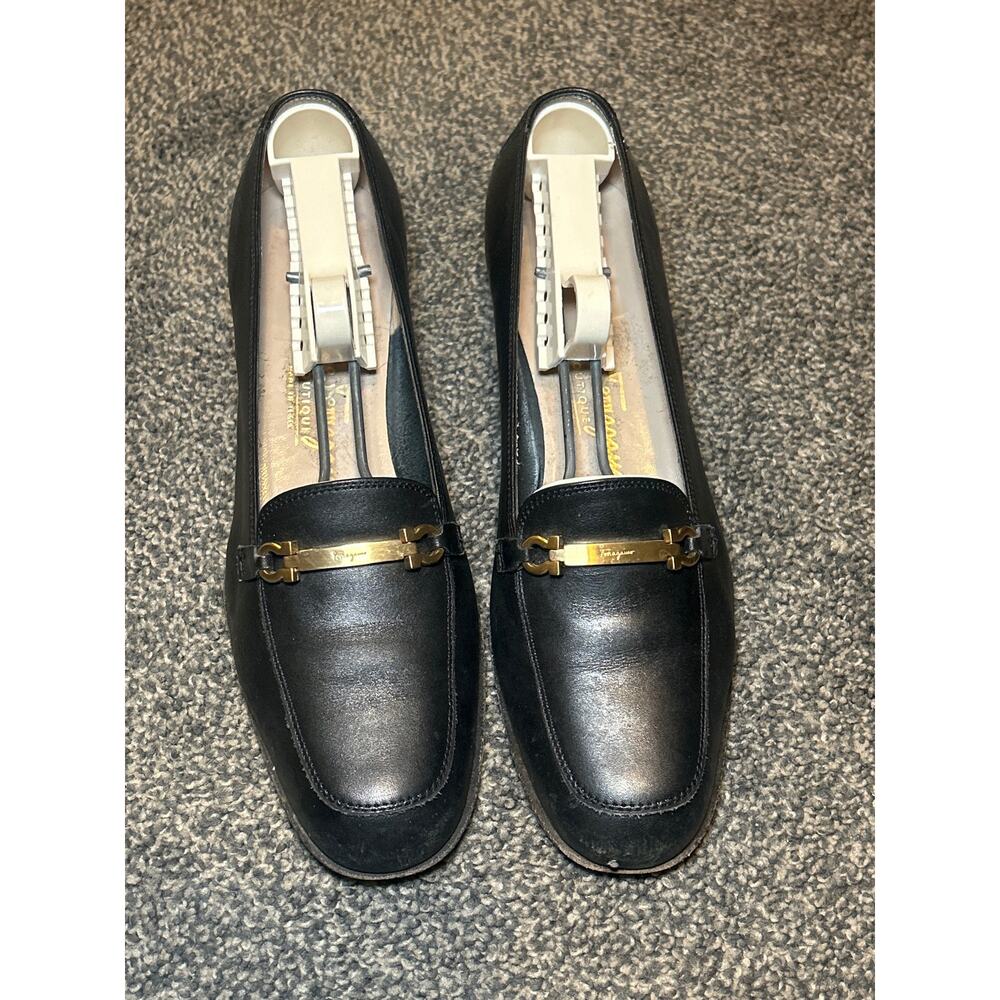 Vintage Authentic
Salvatore Ferragamo Women's Black leather Loafer Size 6.5